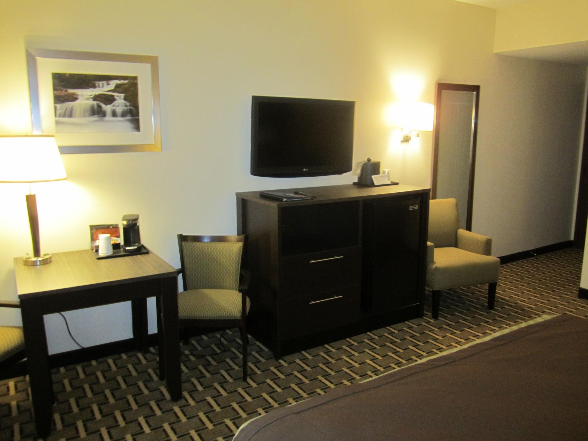 Best Western Plus The Inn & Suites At The Falls Poughkeepsie Exteriér fotografie