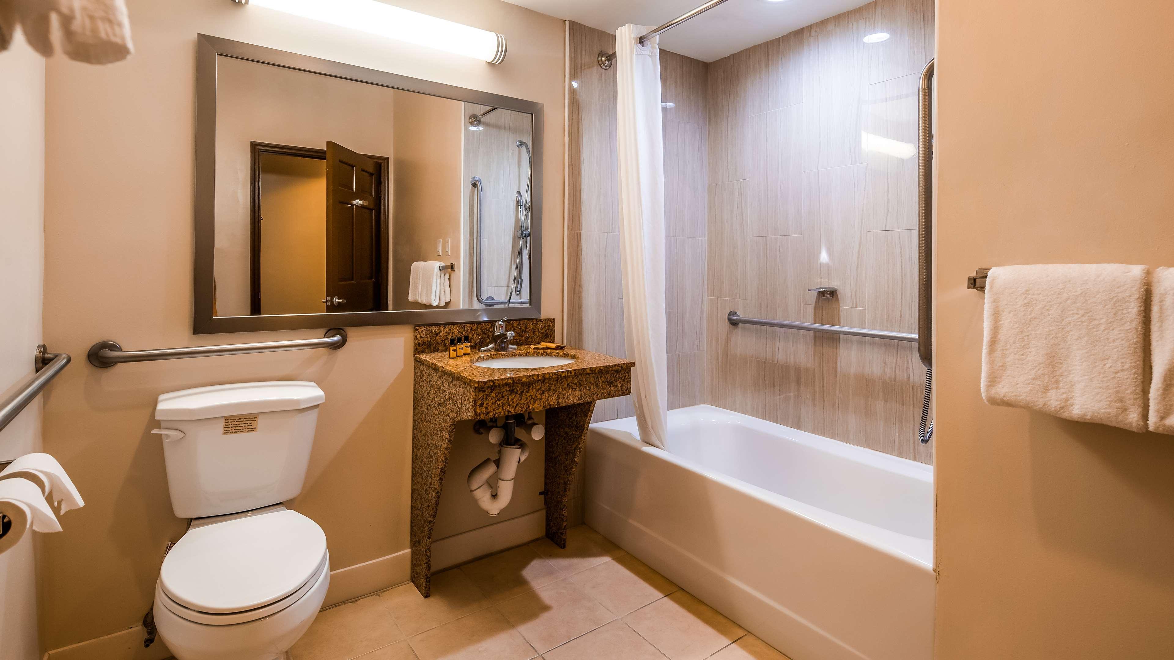 Best Western Plus The Inn & Suites At The Falls Poughkeepsie Exteriér fotografie