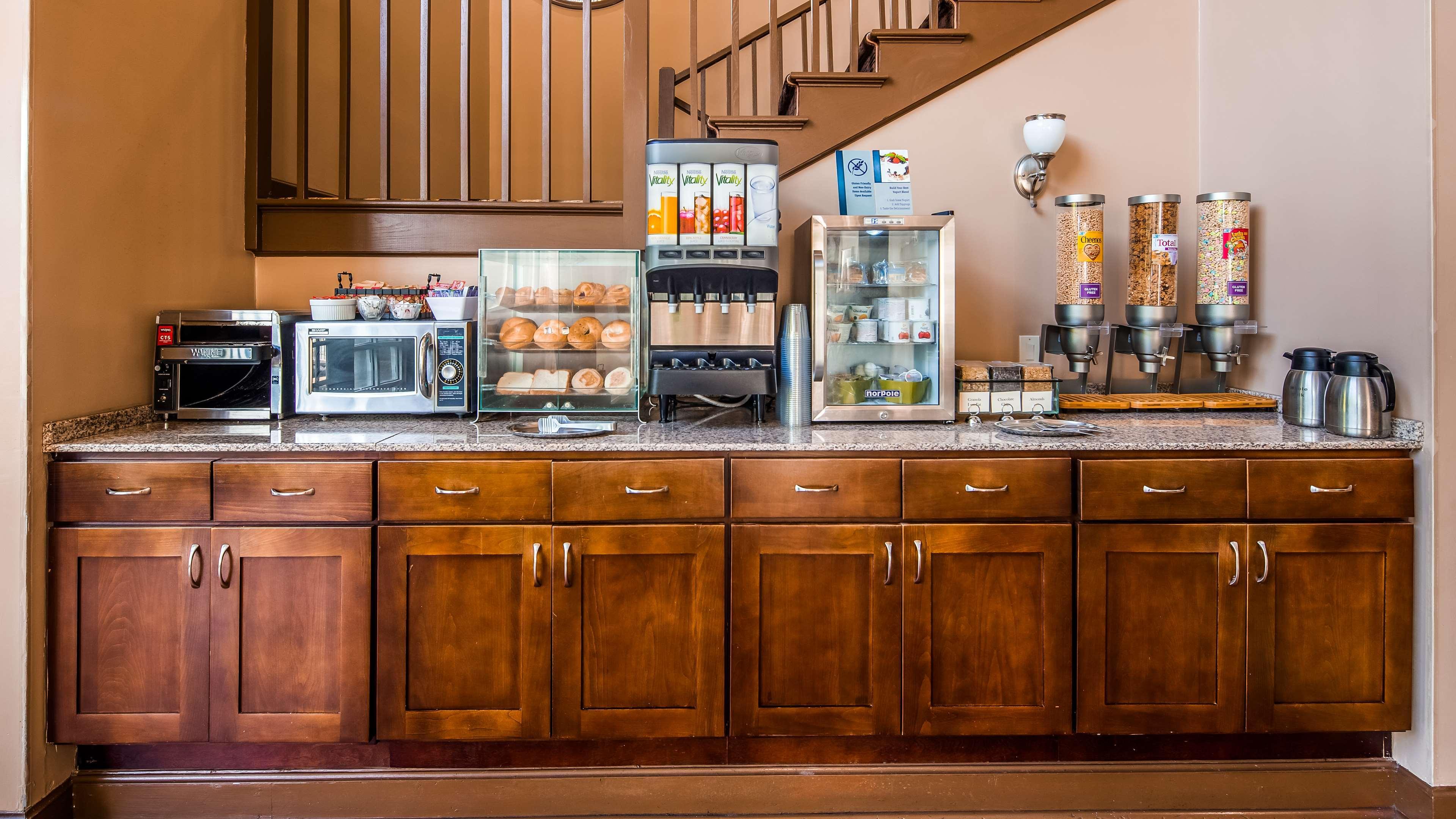 Best Western Plus The Inn & Suites At The Falls Poughkeepsie Exteriér fotografie