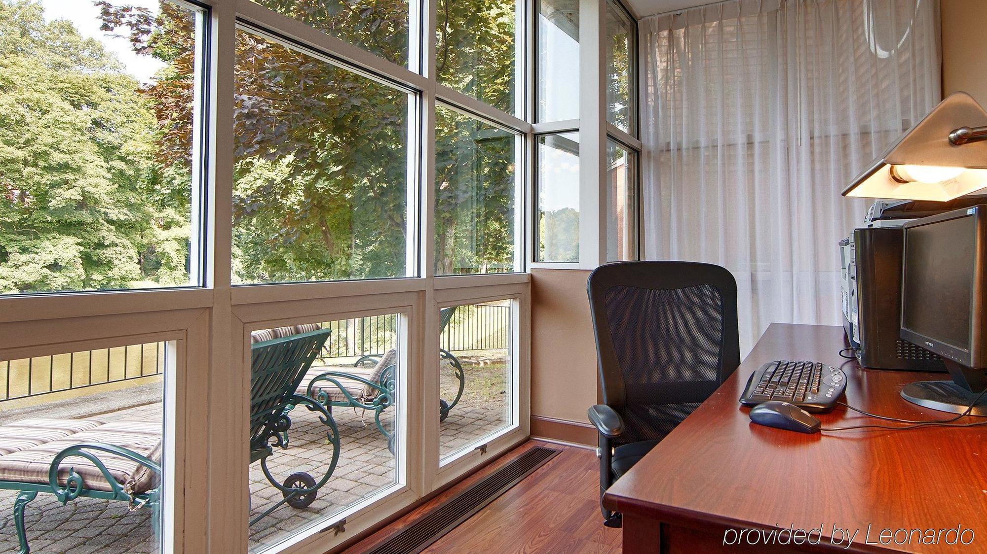 Best Western Plus The Inn & Suites At The Falls Poughkeepsie Exteriér fotografie