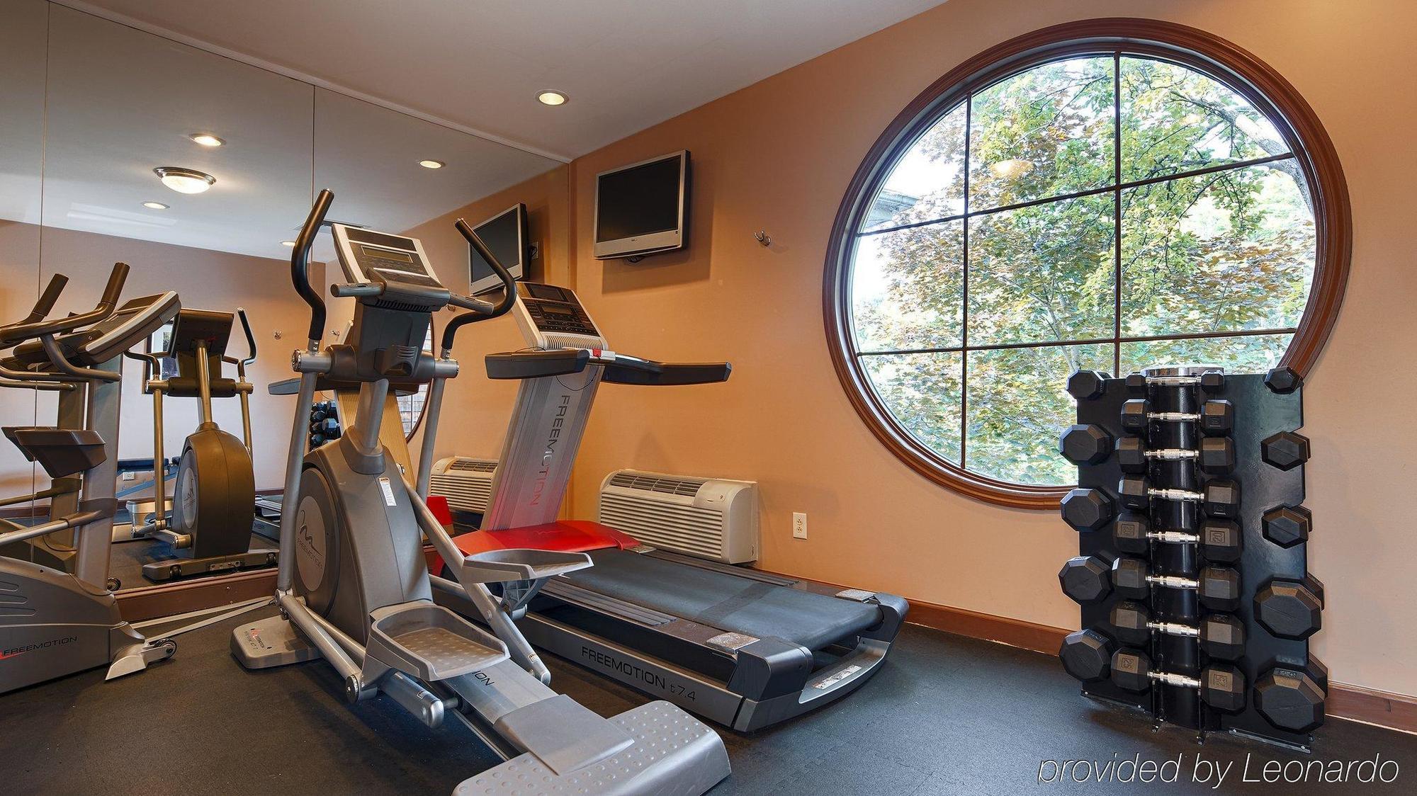 Best Western Plus The Inn & Suites At The Falls Poughkeepsie Exteriér fotografie