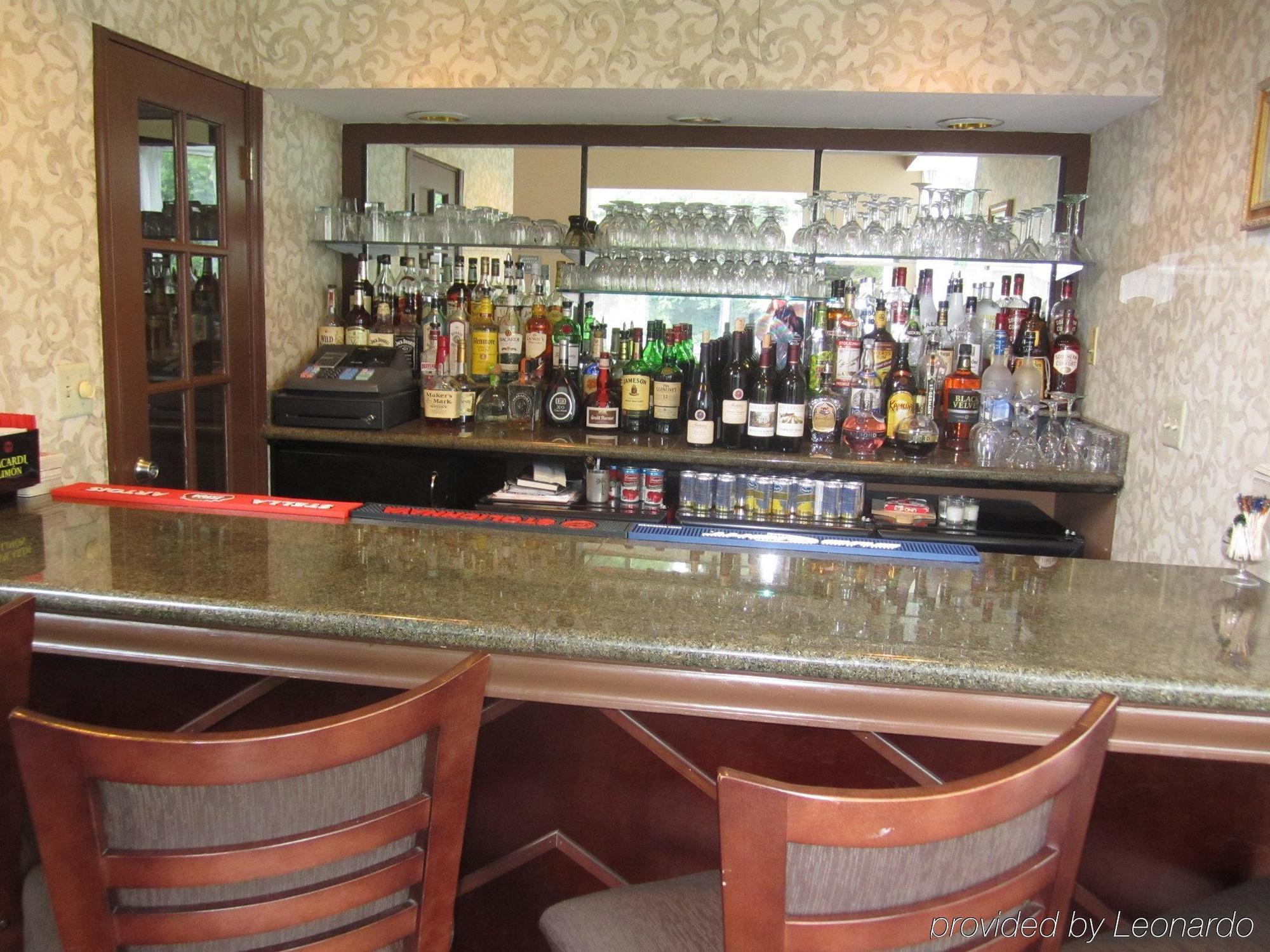 Best Western Plus The Inn & Suites At The Falls Poughkeepsie Exteriér fotografie